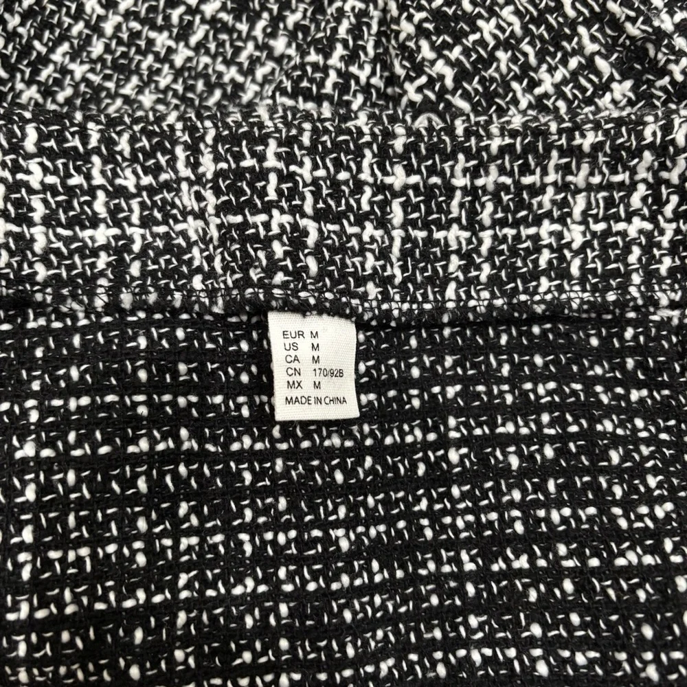 H&M Chic Black and White Tweed Like Skirt - Picture 4 of 5